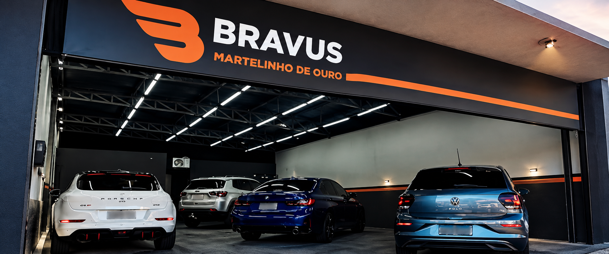 Fachada Bravus Martelinho de Ouro com carros